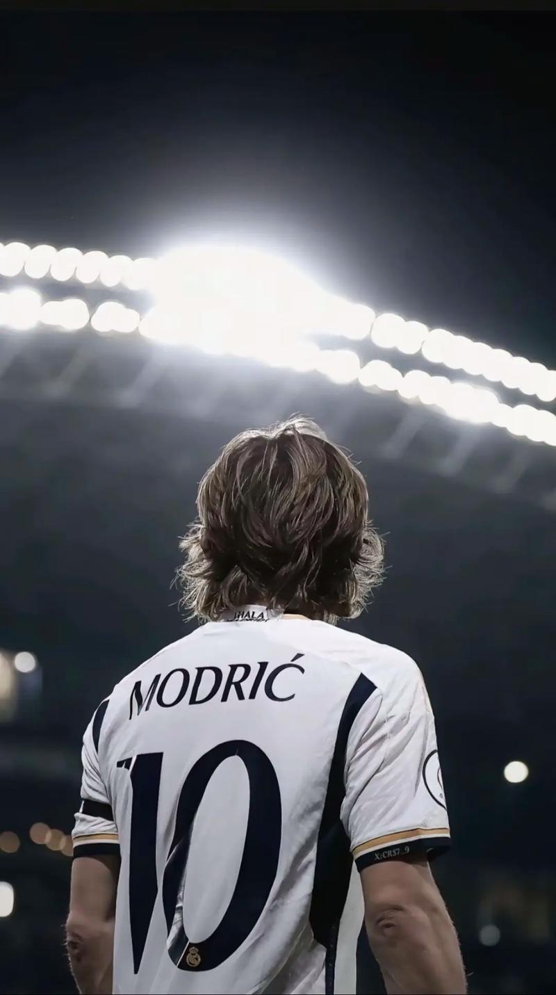 开场1分钟破门，塞塞尼翁推射破门，富勒姆1-0狼队